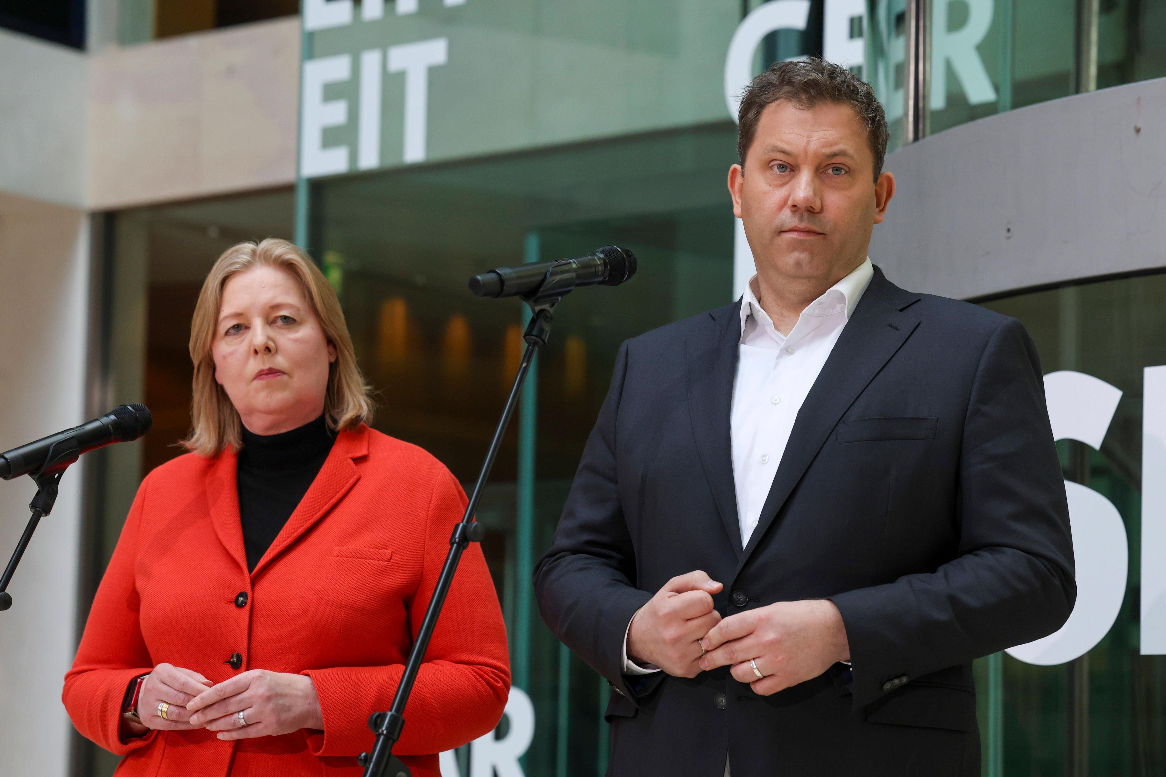 Bärbel Bas und Lars Klingbeil nach der rheinland-pfälzischen Landtagswahl im Willy-Brandt-Haus.