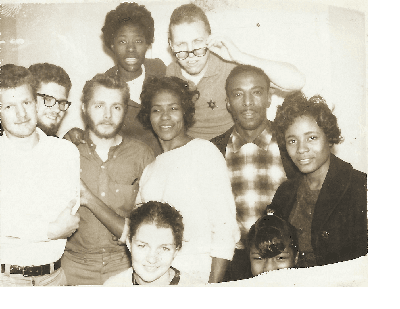 Helmut Reinicke (3. von links) mit Aktivistinnen und Aktivisten des »Freedom Summer«