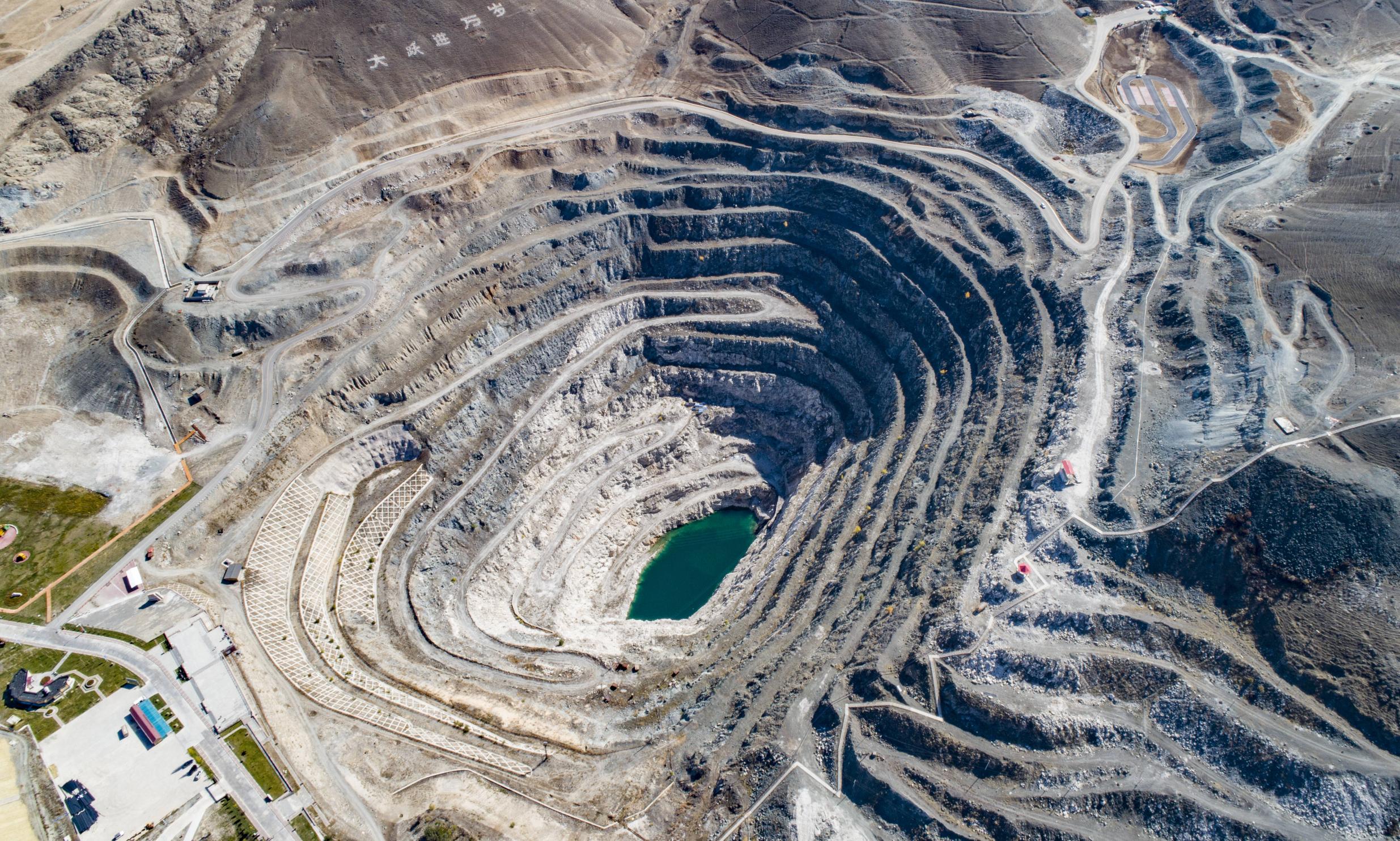 Viele der Ressourcen, die für eine Energiewende nötig sind, liegen nicht im Globalen Norden. Wachstumskritische Ansätze betonen die globale Dimension der Klimagerechtigkeit.