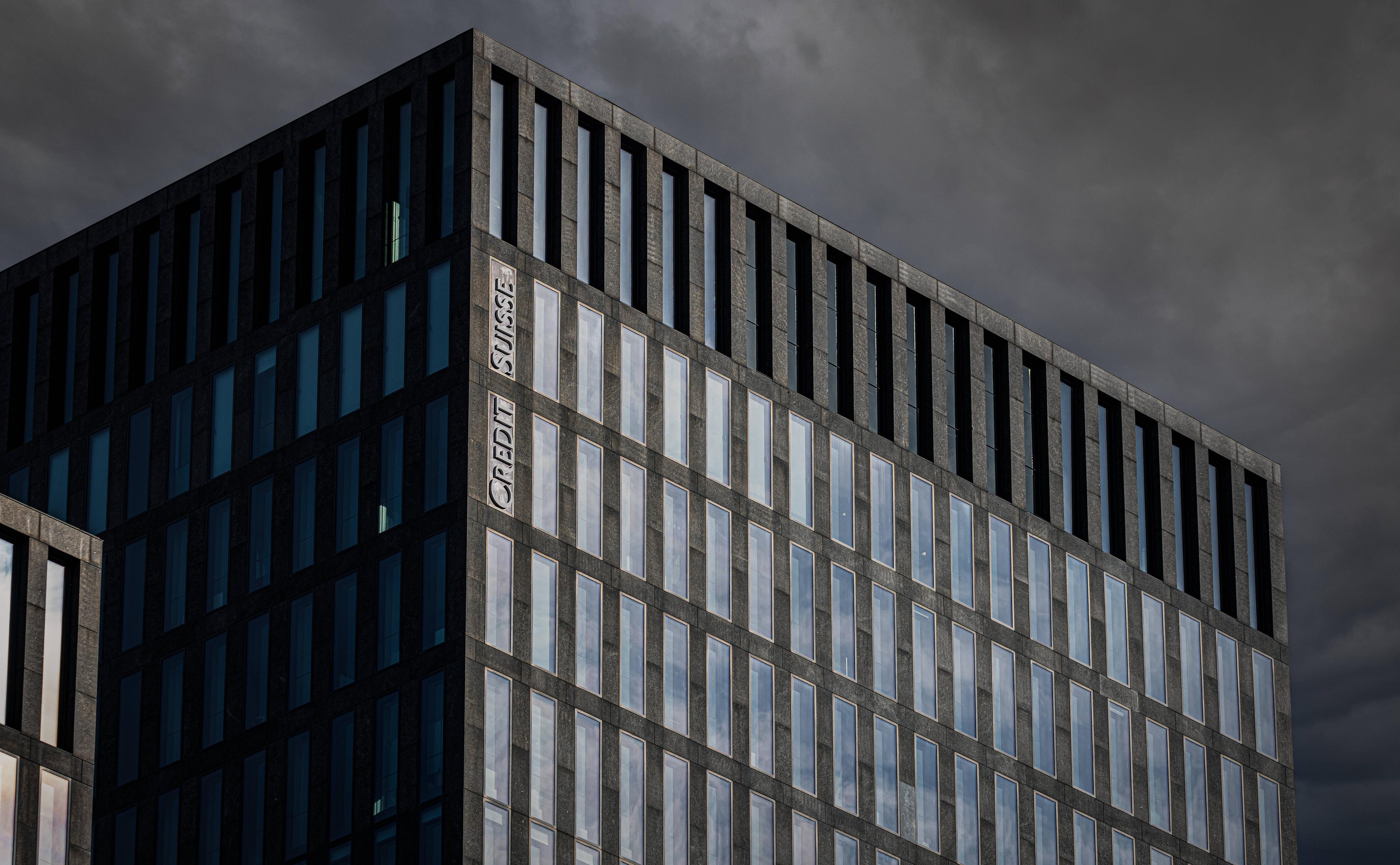 Durch die Rettungsaktion der Credit Suisse werden die Aktionäre entschädigt, während die Anleger leer ausgehen.