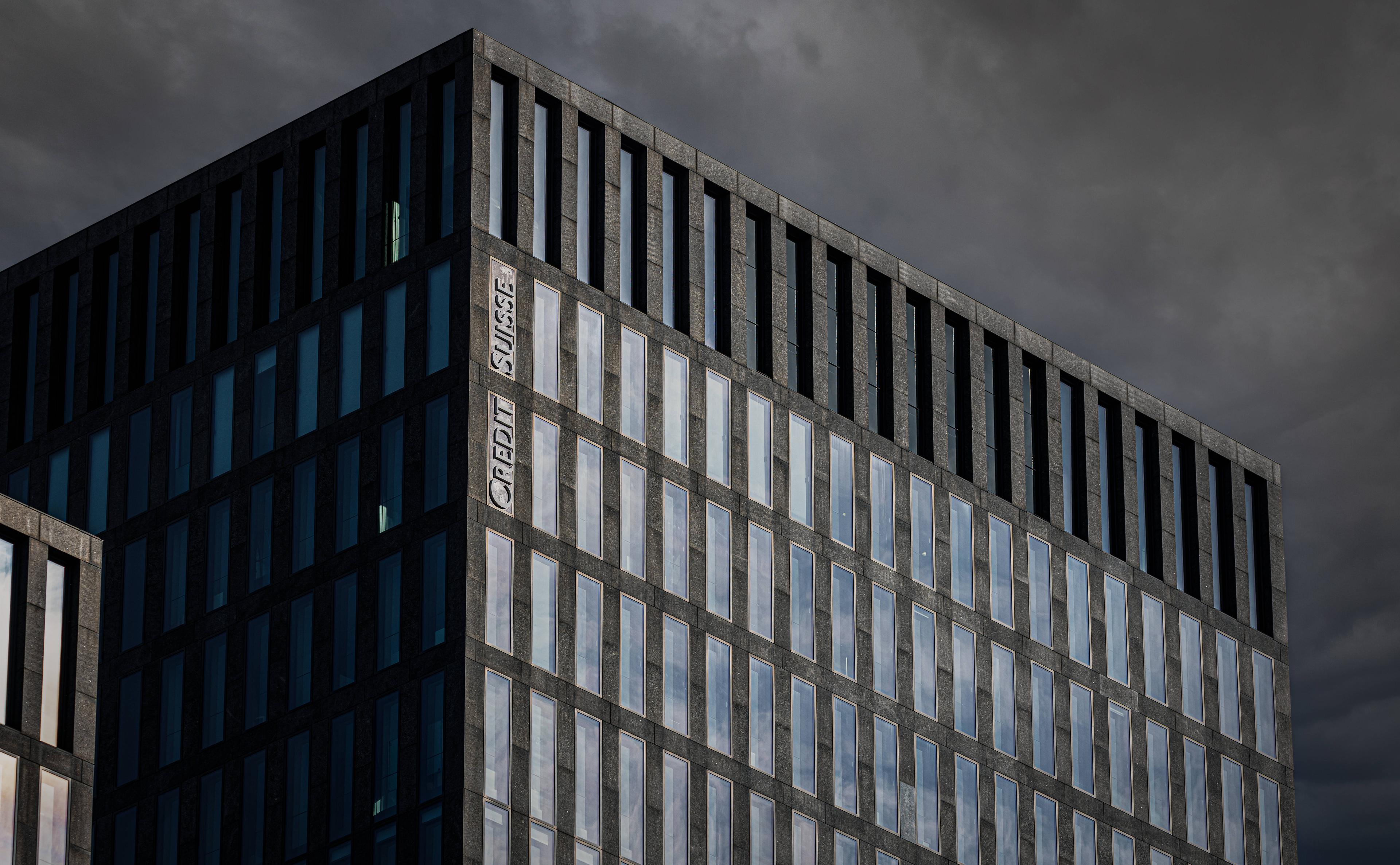 Durch die Rettungsaktion der Credit Suisse werden die Aktionäre entschädigt, während die Anleger leer ausgehen.