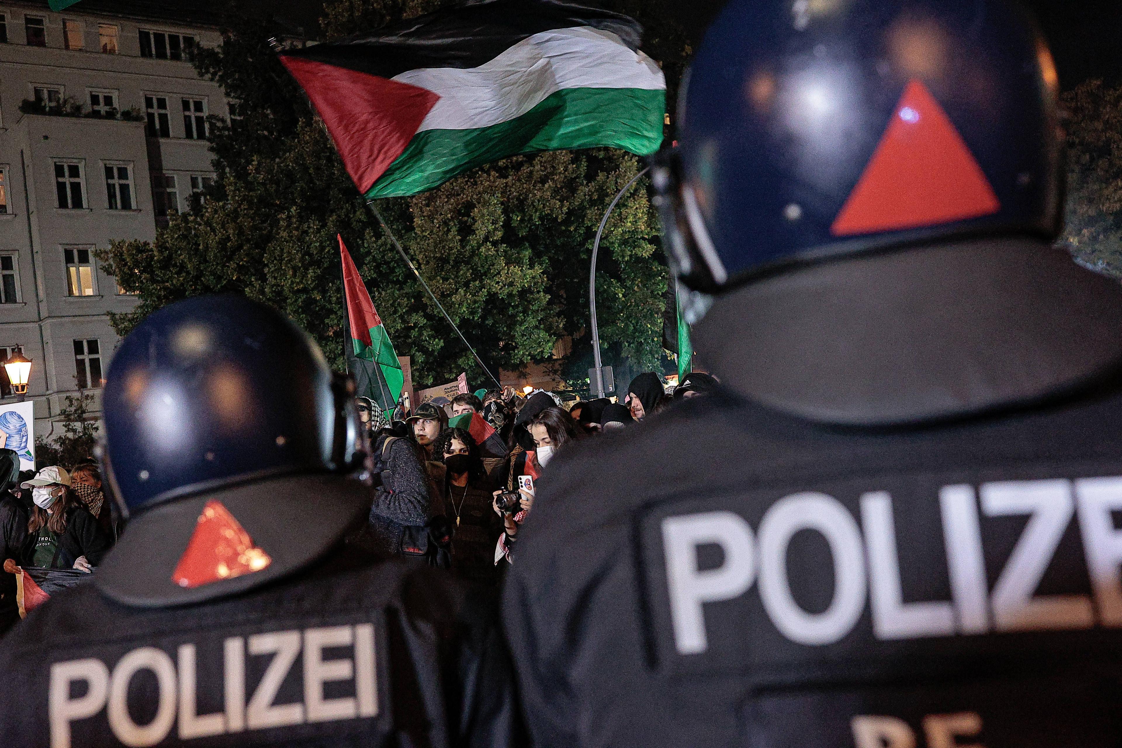 Die Kriminalisierung pro-palästinensischen Protests hat mit den  drohenden Abschiebungen einen neuen Höhepunkt erreicht.