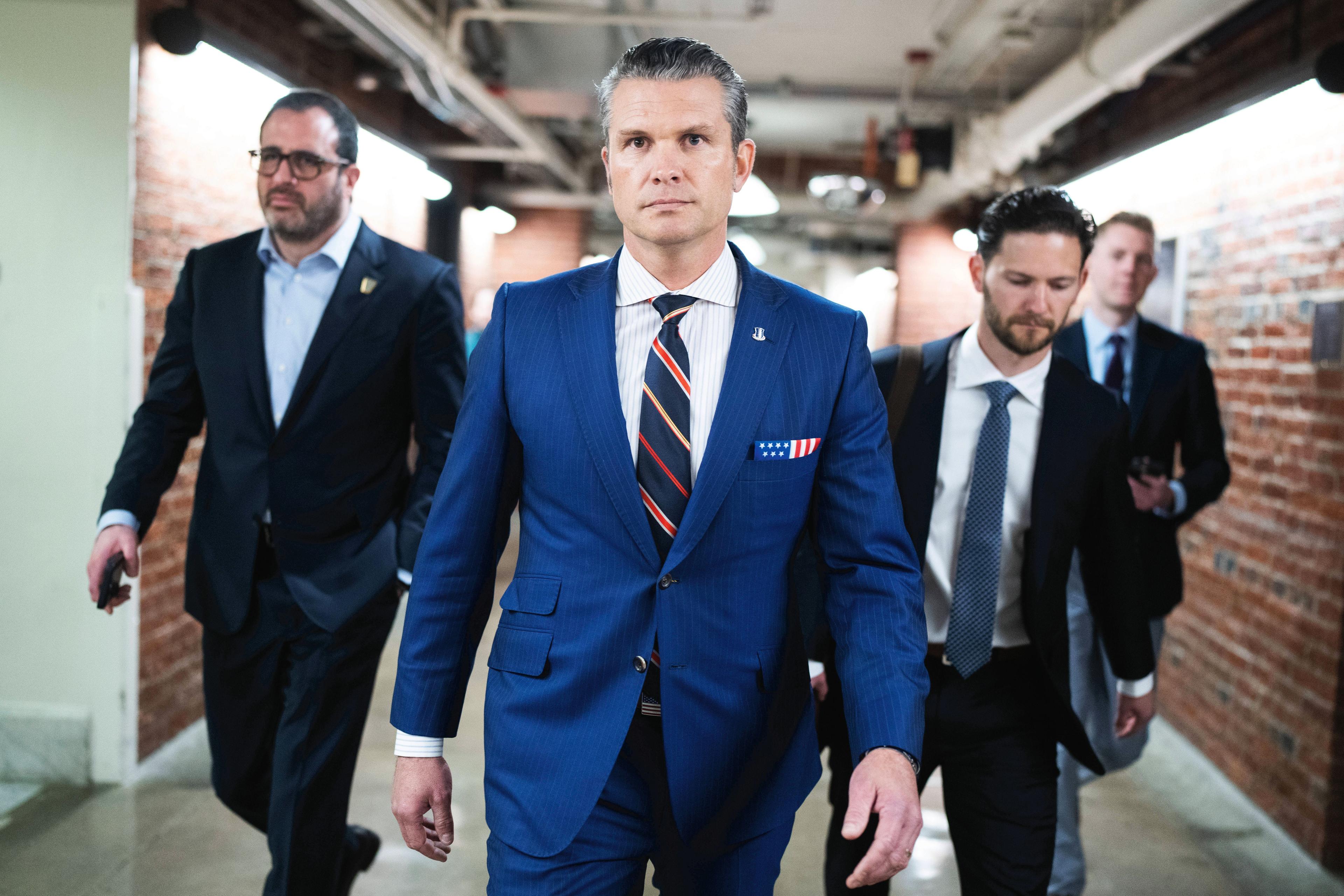 US-Verteidigungsminister Pete Hegseth nach einem Meeting mit Vizepräsident JD Vance und
anderen Senatoren in Washington.