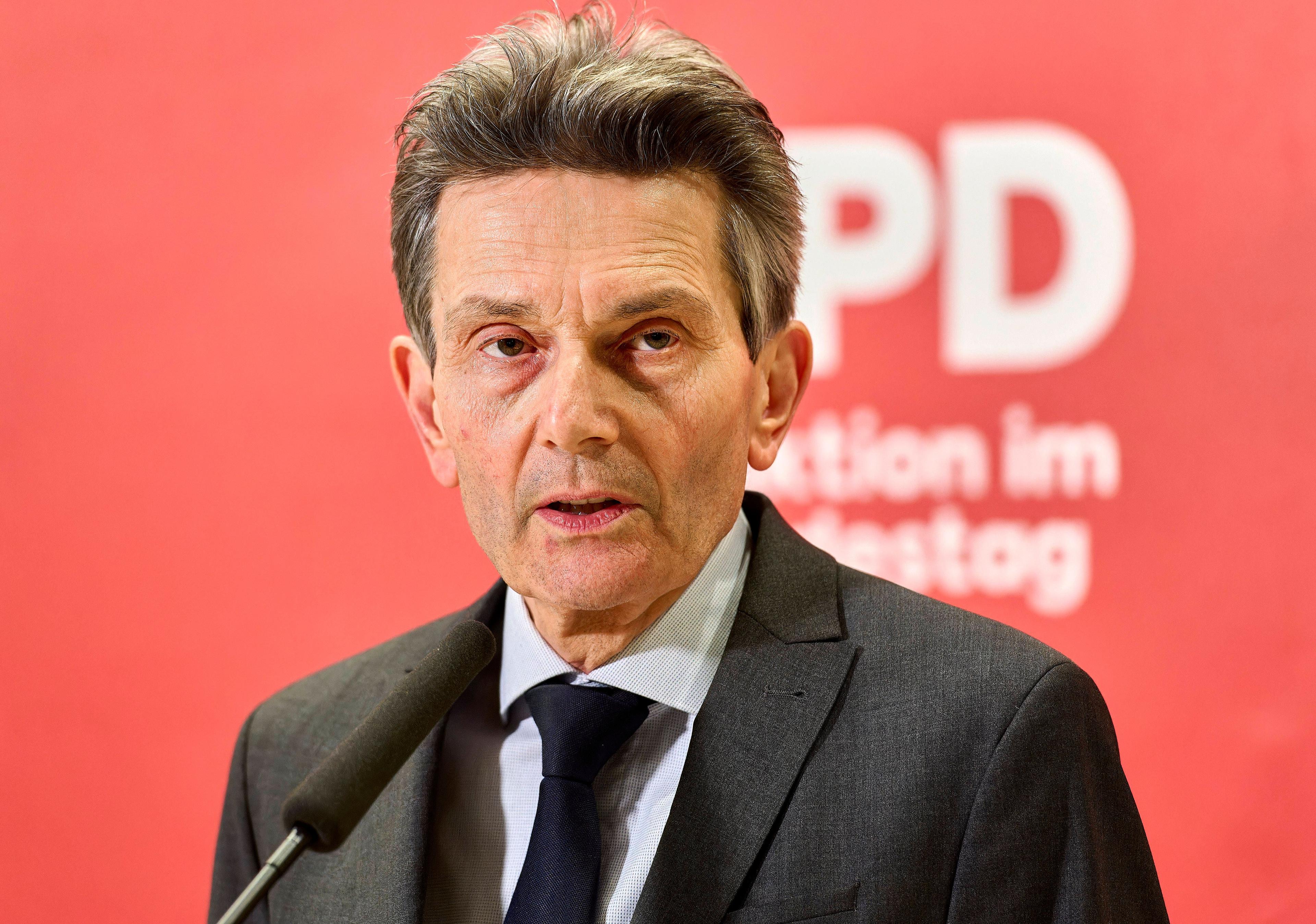 Nur wenige Sozialdemokraten sprechen sich öffentlich gegen den Deutschlands Aufrüstungskurs aus.