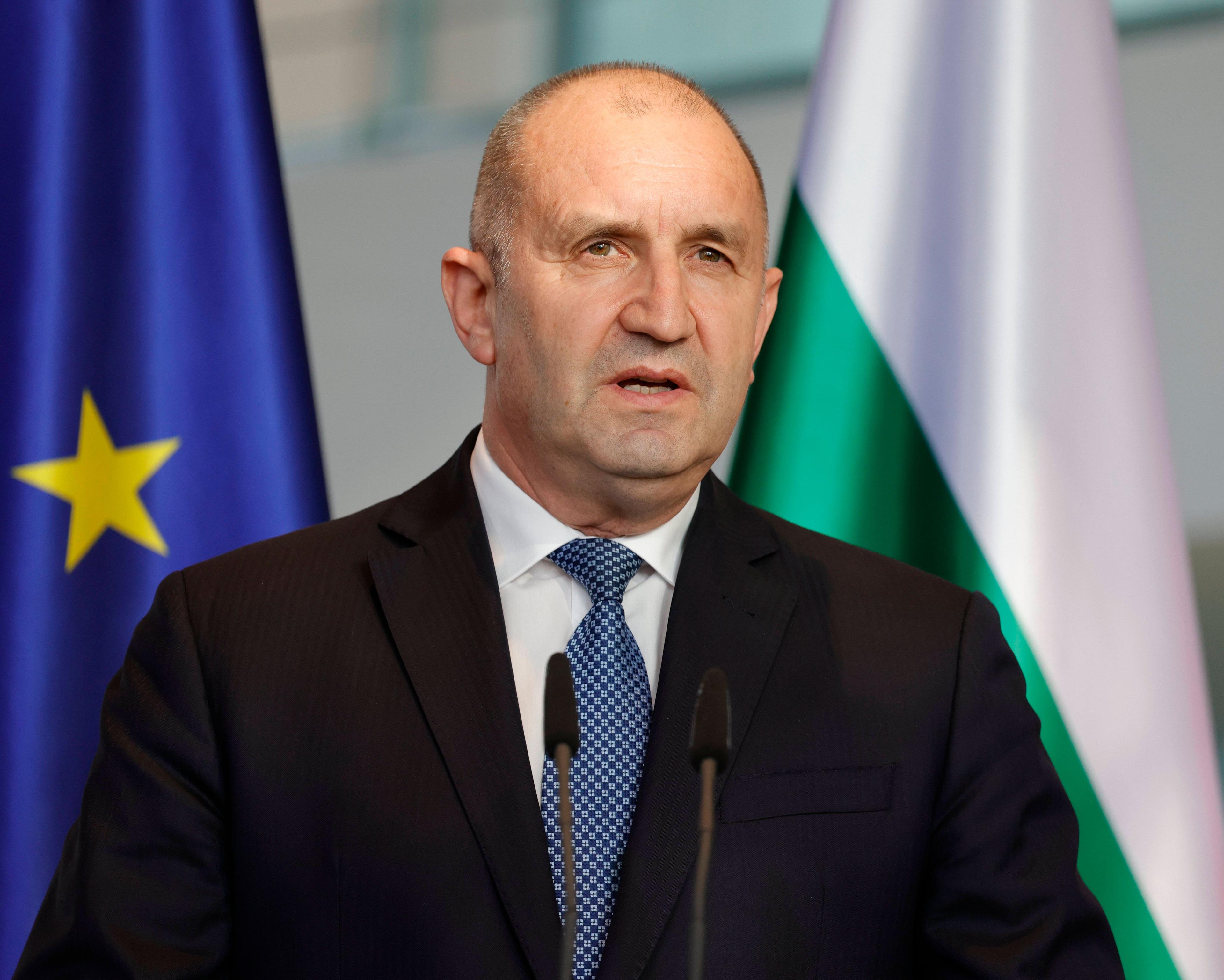 Radew möchte Bulgarien als EU- und seit diesem Jahr auch Eurozonen-Mitglied auf einem europäischen Kurs halten. Allerdings pocht er auch auf Dialog mit Russland.