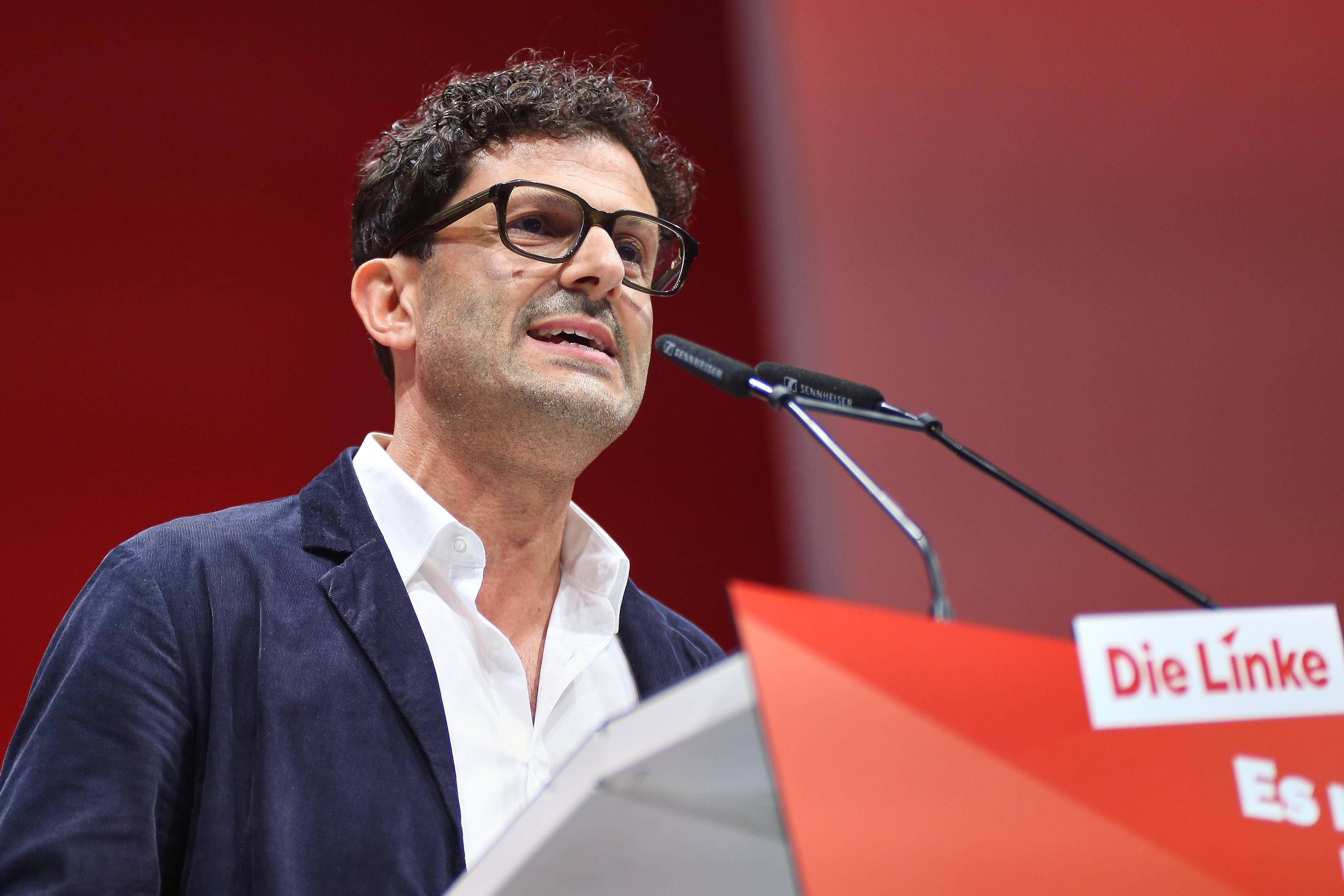 Pantisanos unklarer Kurs brachte ihm auf dem Parteitag nur eine knappe Mehrheit der Delegiertenstimmen ein.