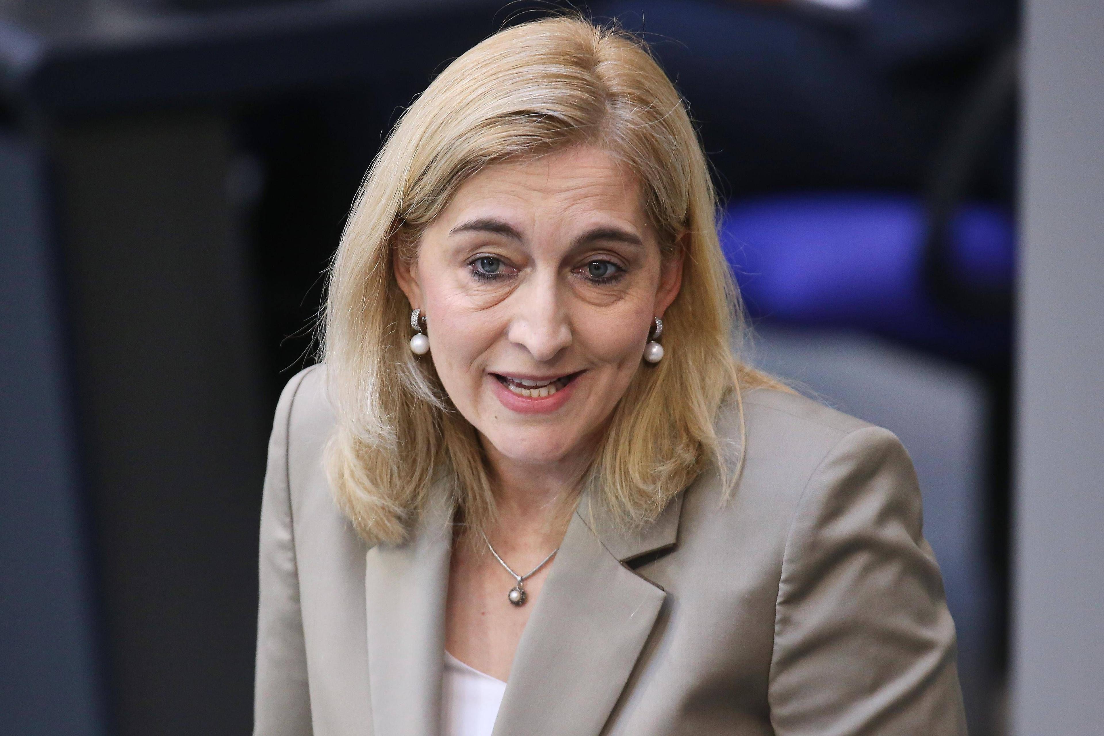 Gesundheitsministerin Nina Warken im Bundestag.