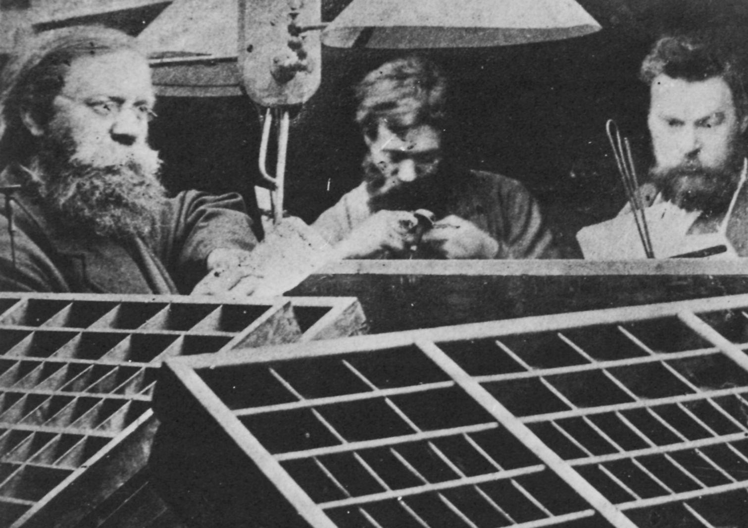 Führende Narodniki wie Pjotr Lawrow (links) erarbeiteten Ideen für eine »sanftere« Industrialisierung.